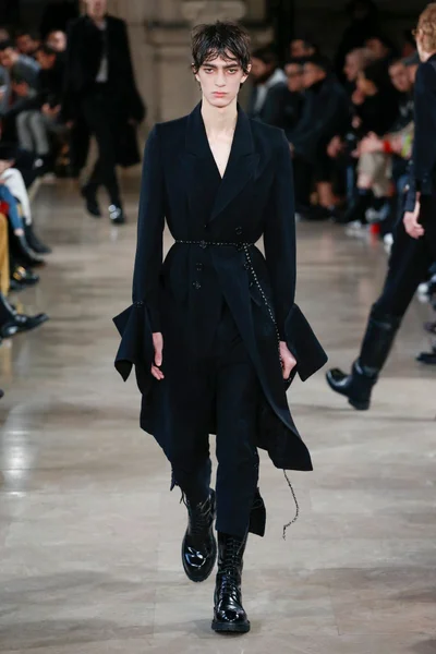 Look 1